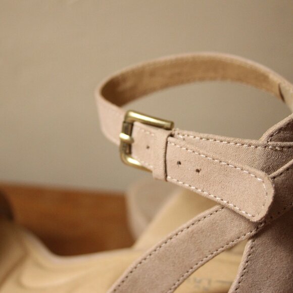 Taupe / Nude heels • size 8.5 • perfect condition - Picture 6 of 6